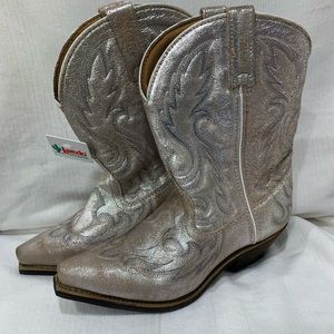 Silver metallic Laredo cowboy boots ladies western leather